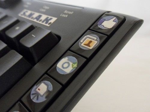 S.N.A.K. - klawiatura dla uzależnionych od Facebooka 2