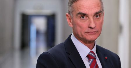 "Nie obowiązuje mnie partyjny przekaz". Senator klubu PiS krytykuje Polski Ład
