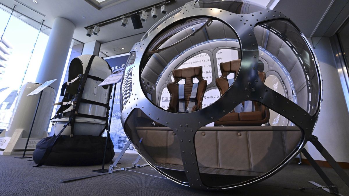 Temporary
The cabin "T-10 EARTHER" will be used for space excursion is unveiled during Iwaya Giken "OPEN UNIVERSE PROJECT" start-up press conference in Shibuya Ward, Tokyo on February 21, 2023. The two-seater (pilot and passenger) airtight cabin "T-10 EARTHER" is a sphere which is a little smaller than an adult man in height, and is mostly made of plastic. By using a transparent exterior for most of the circumference, it is easy to see front, back, left and right from inside to make it a design suitable for sightseeing. The seat is equipped with four-point seat belt, and a portable electoric power supply is used. The balloon connected to the T-10 EARTHER rises to an altitude of 25,000m to enjoy sightseeing for 2 hours. The price is expected to be approximately 600,000 yen ($4,600). Iwaya Giken will tie up with JTB (Japan Travel Bureau) to begin space trip in the stratosphere.( The Yomiuri Shimbun via AP Images )
Yasuhiro Takami