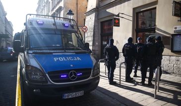 Strzelanina centrum Krakowa. Policja wyklucza jedno
