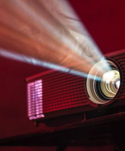Popularne projektory laserowe do 5 tys. zł. Dlaczego warto je wybrać?