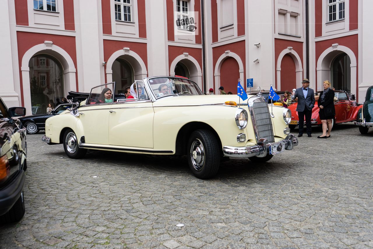 Mercedes W188 300 Cabriolet - Adenauer