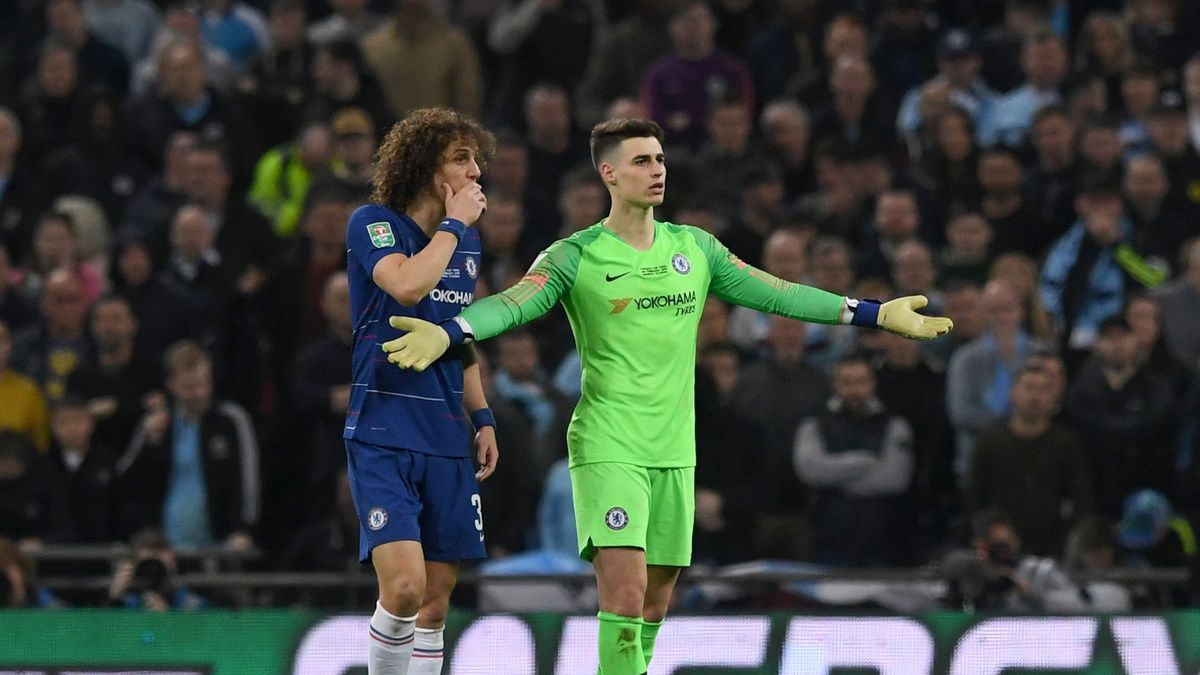 David Luiz (z lewej) i Kepa Arrizabalaga (z prawej)