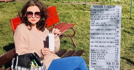"Drogi premierze". Pokazała Morawieckiemu paragon
