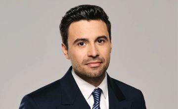 Wojciech Skrzypek nowym prowadzącym serwisy informacyjne w TVN24