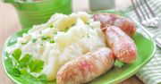 Nie masz pomysłu na obiad? Podaj białą kiełbasę duszoną w winie