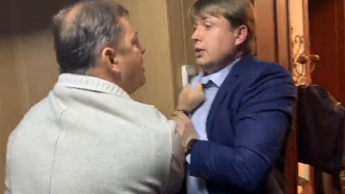 Szarpanina ukraińskich polityków. Padły oskarżenia o "zdradę kraju" [WIDEO]