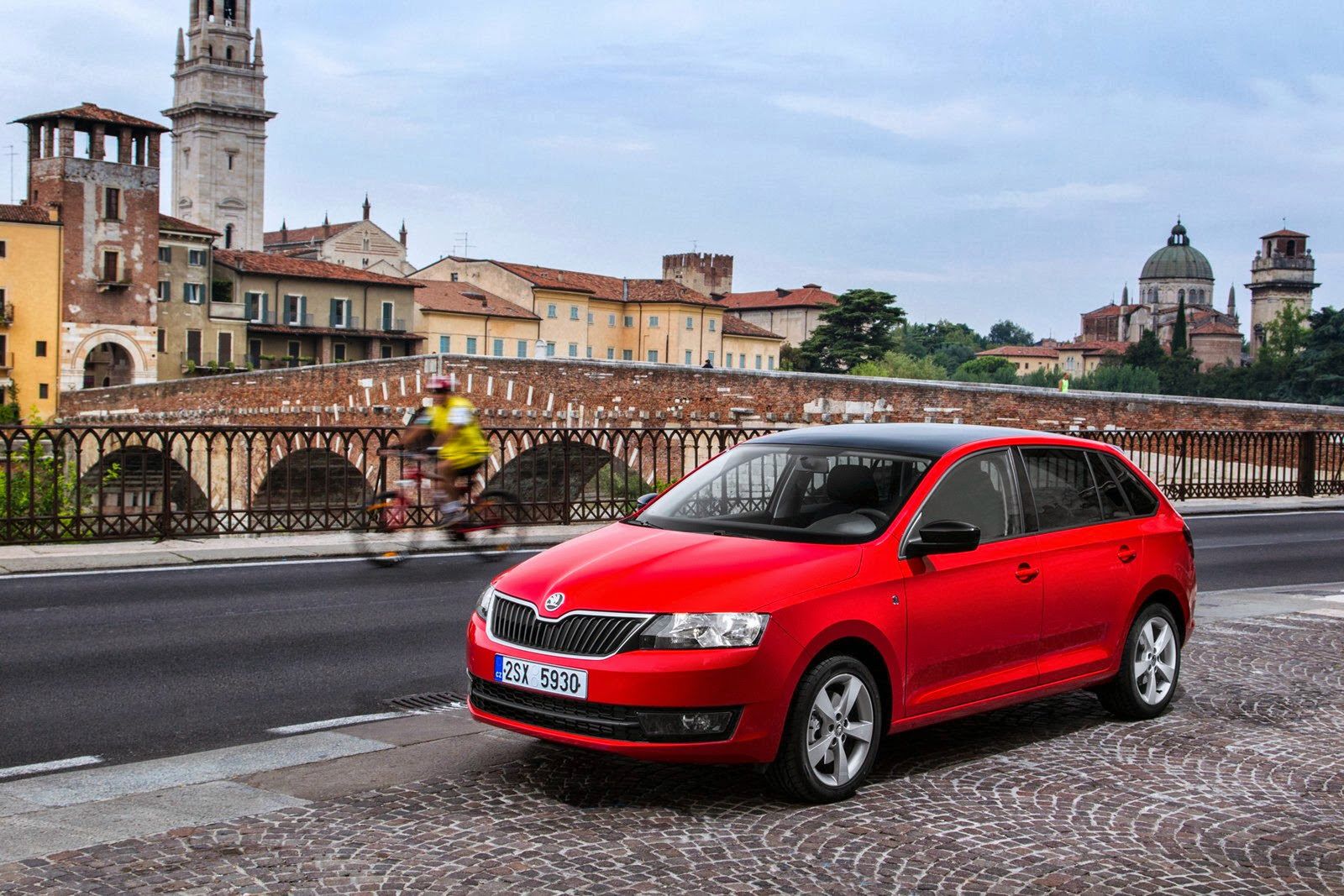 Škoda Rapid Spaceback - obszerna galeria od producenta 7