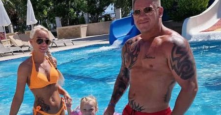 Podarli mu paszport na oczach dzieci. Anglik nie poleciał na wakacje