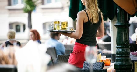 Polacy coraz częściej rezygnują z alkoholu. Są nowe badania