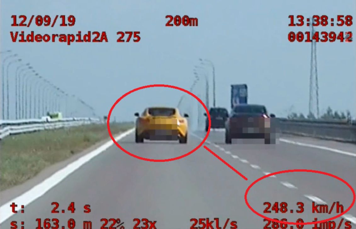 Jechał 248 km/h po autostradzie. "I co z tego? Przecież to bezpieczne"