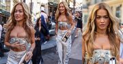 Rita Ora bryluje na paryskim Tygodniu Mody w ZA MAŁYM topie ściskającym biust (ZDJĘCIA)