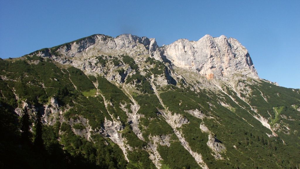 Neonazista z Niemiec spadł z ulubionej góry Hitlera