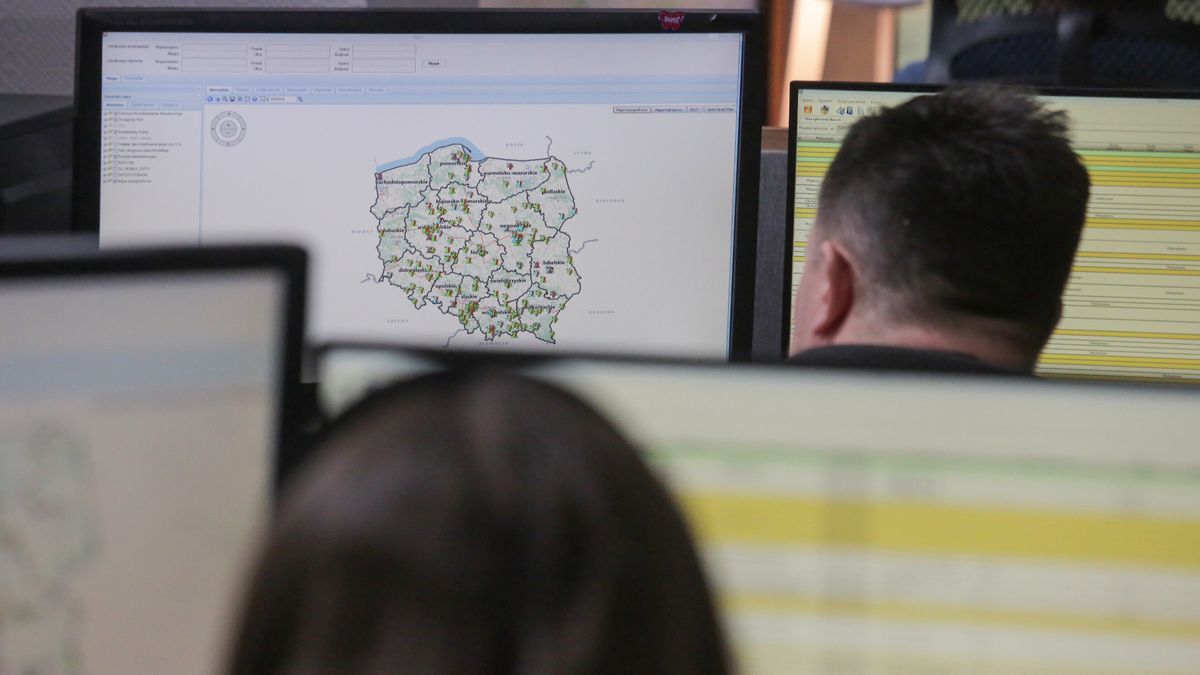 Kobieta miała problem z wyjaśnieniem, gdzie wysłać pomoc