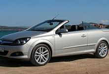 Astra TwinTop w słońcu