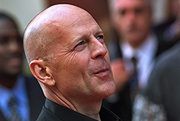 Bruce Willis sprzedaje klub nocny