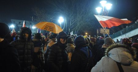 Prokuratura bada materiały ws. piątkowych wydarzeń przed Sejmem