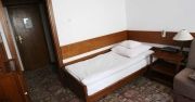 Posłom fundujemy apartamenty