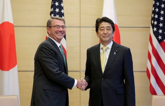 Shinzo Abe i Sekretarz obrony USA