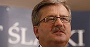 Bronisław Komorowski prowadzi w sondażach, ale PO może mieć kłopoty