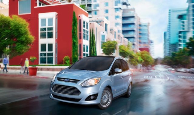 Ford C-Max Energi lepszy od Priusa?