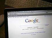 Google: "Wyszukiwanie szybkie jak myśl"