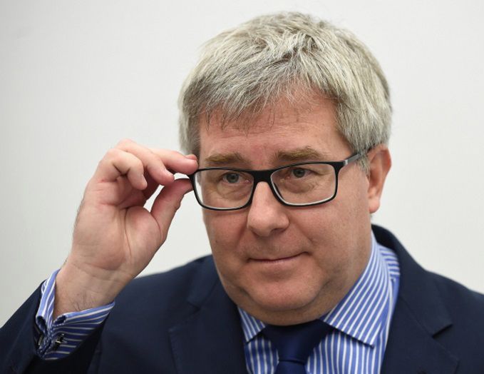 Dziennikarz został odsunięty od obowiązków, bo europosłowi Ryszardowi Czarneckiemu nie podobał się wywiad?
