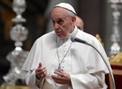 Papież: tam, gdzie dominuje pieniądz, ludzie traktowani są jak "odpadki"