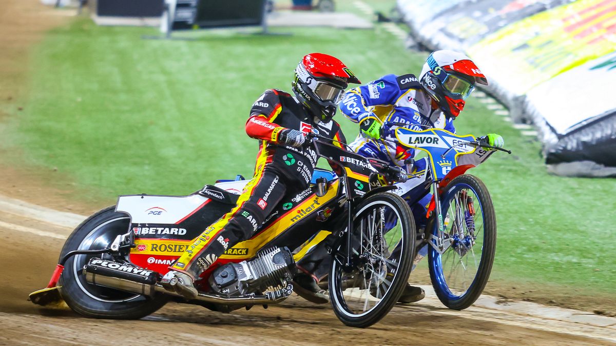 Tai Woffinden (kask czerwony) i Adrian Miedziński (kask biały)