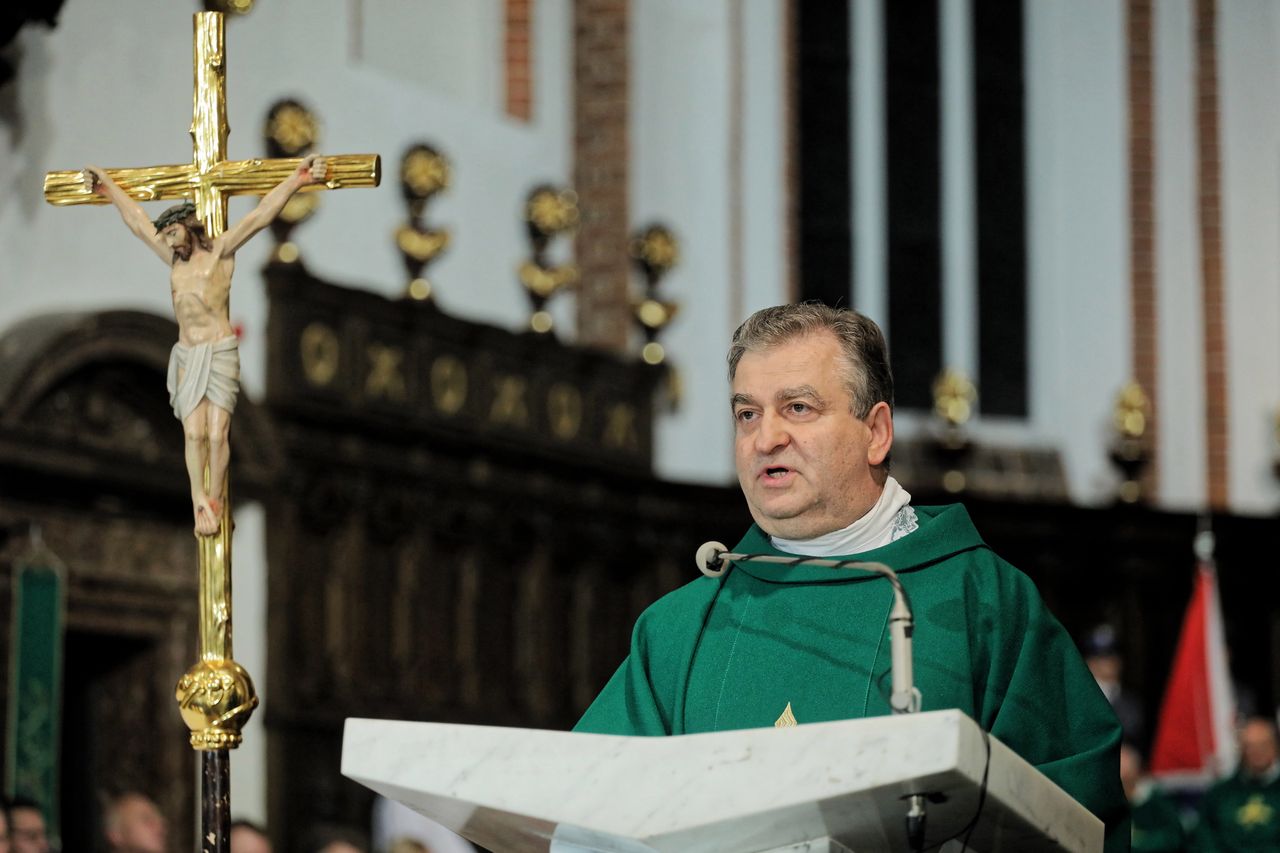 Msza święta oglądana w domu. Ks. Bogdan Bartołd: "Powtórki to nie to samo"