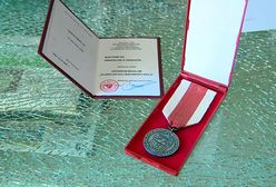 Major odsyła medal do MON w proteście przeciwko odznaczeniu Bartłomieja Misiewicza