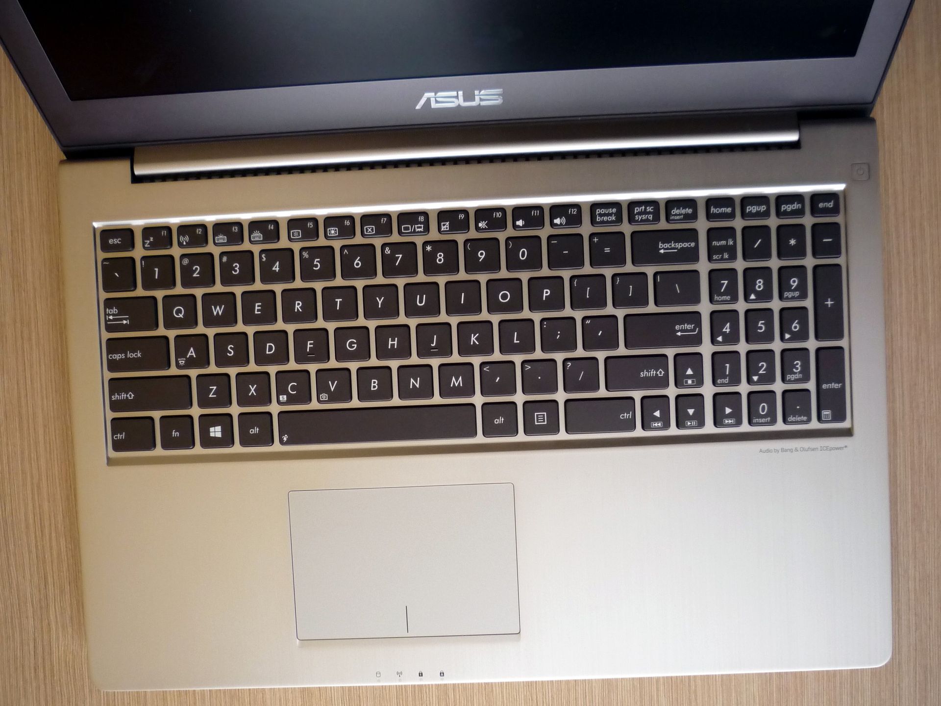 Asus UX51VZ – lepszy niż MacBook Pro 15 z Retiną? [test] 4