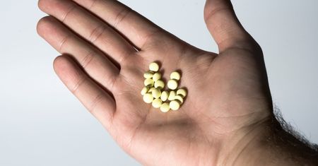 Indapamid – skutki uboczne, działanie i wskazania