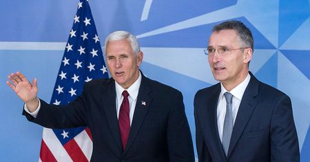Wiceprezydent USA ponowił apel do Europy. Mike Pence w kwaterze NATO