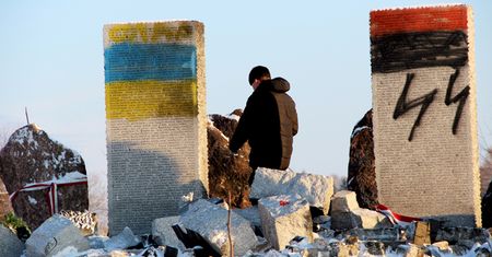 Ukraińska policja: pomnik Polaków w Hucie Pieniackiej został wysadzony