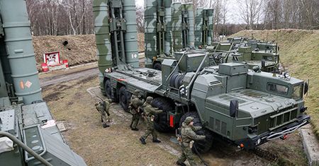 Rosja ćwiczy obronę Kaliningradu rakietami S-400 Triumf