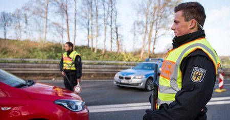 Niemcy przedłużą kontrole granic. Mimo protestów innych państw Schengen