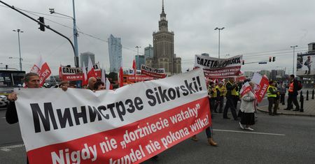 Związkowcy szykują się do przemarszu przez stolicę