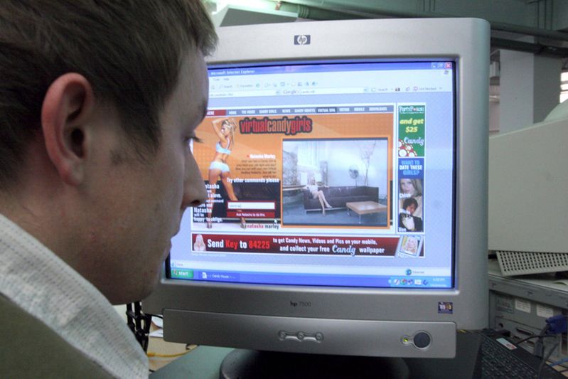 Posłowie PiS: trzeba zakazać internetowej pornografii