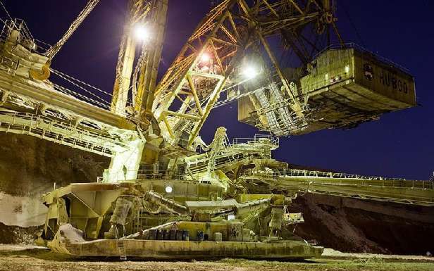 Gigantyczna koparka w rosyjskiej kopalni odkrywkowej