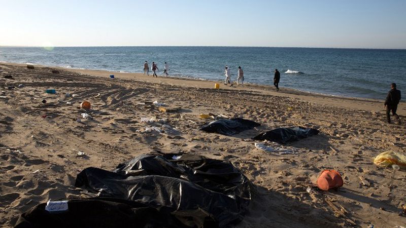 Morze wyrzuciło ciała migrantów na wybrzeżu Libii.