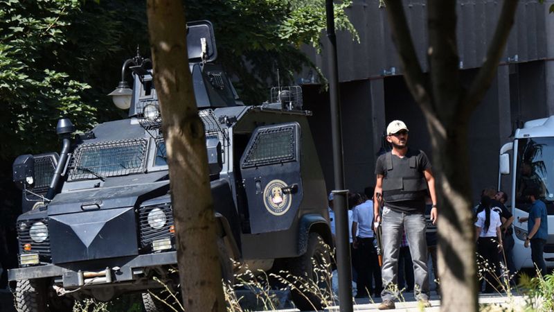 Patrol tureckiej policji w Stambule.