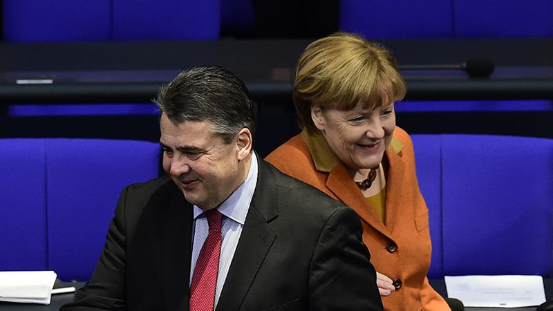Szef niemieckiej dyplomacji Sigmar Gabriel i kanclerz Angela Merkel.