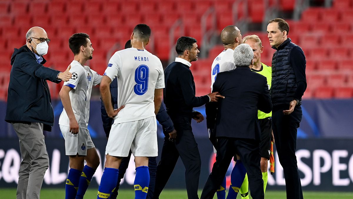 Getty Images / Darren Walsh / Na zdjęciu: Thomas Tuchel (z prawej) w rozmowie z Sergio Conceicao