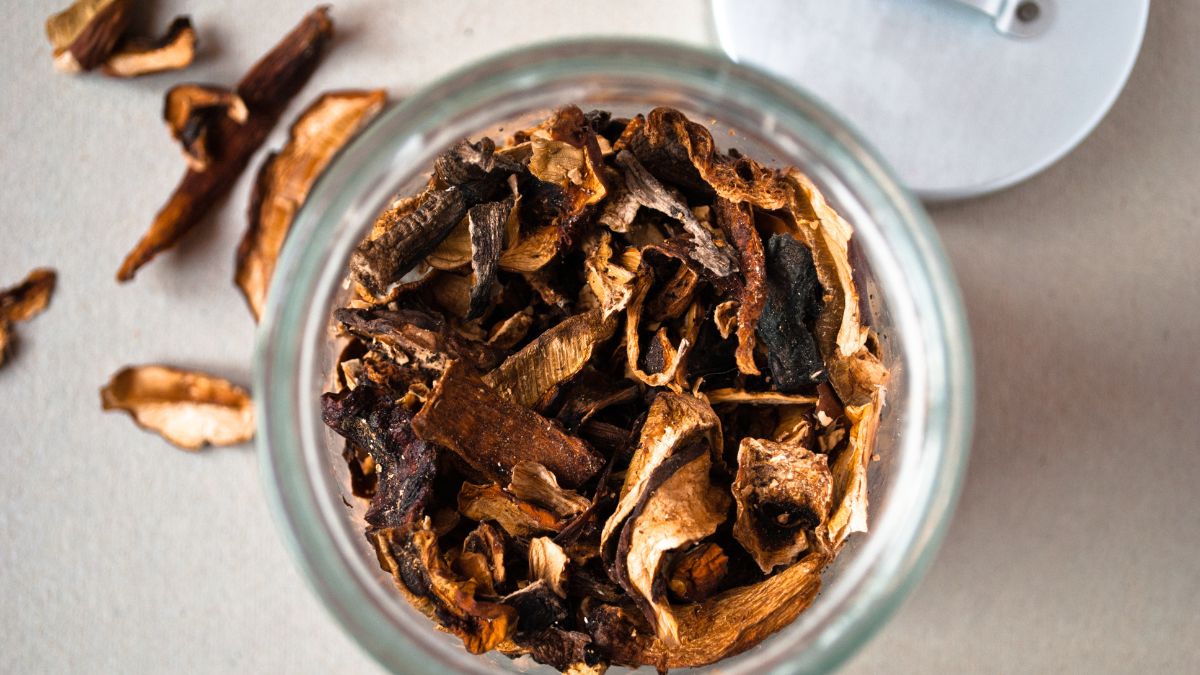 Aby suszone grzyby zachowały swój aromat, trzeba zrobić 1 rzecz
