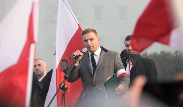 "Obiad z Robertem Bąkiewiczem". Allegro usunęło licytację