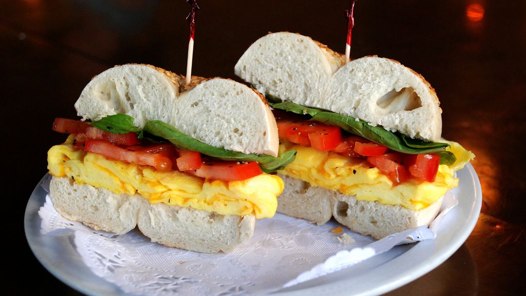 Bułki (bajgle) z jajkiem