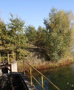 Pijana 12-latka weszła do zbiornika wodnego. Zziębnięte dziecko trafiło do szpitala