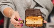 Polacy kochają ten baton od lat. Zaskocz bliskich ciastem, które smakuje identycznie