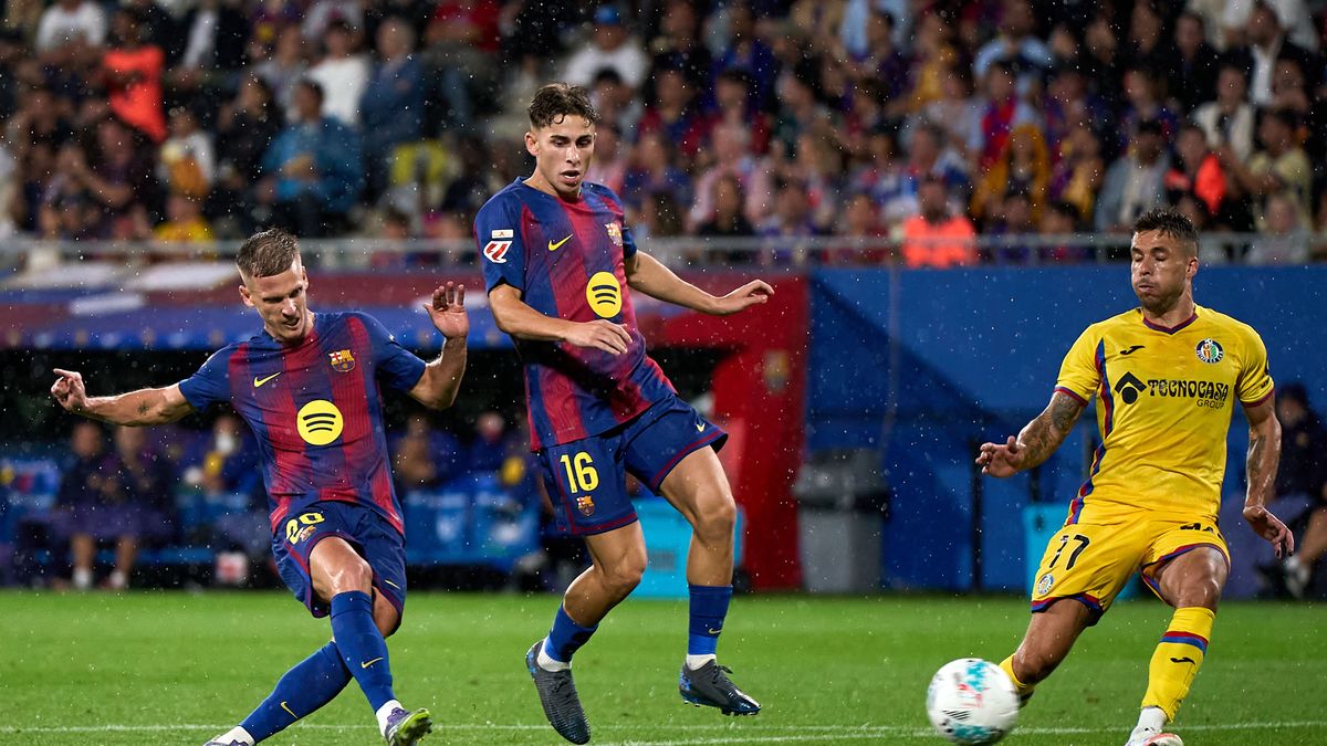 BARCELONA, SPAIN - SEPTEMBER 21: Dani Olmo of FC Barcelona shoots to score his team's third goal during the LaLiga EA Sports match between FC Barcelona and Getafe CF at Estadi Johan Cruyff on September 21, 2025 in Barcelona, Spain. (Photo by Manuel Queimadelos/Quality Sport Images/Getty Images)